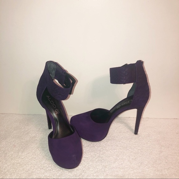 Aldo suede large buckle heel - Picture 2 of 11